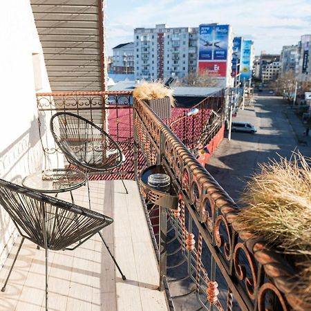 Hoshen Hotel Uman Bagian luar foto