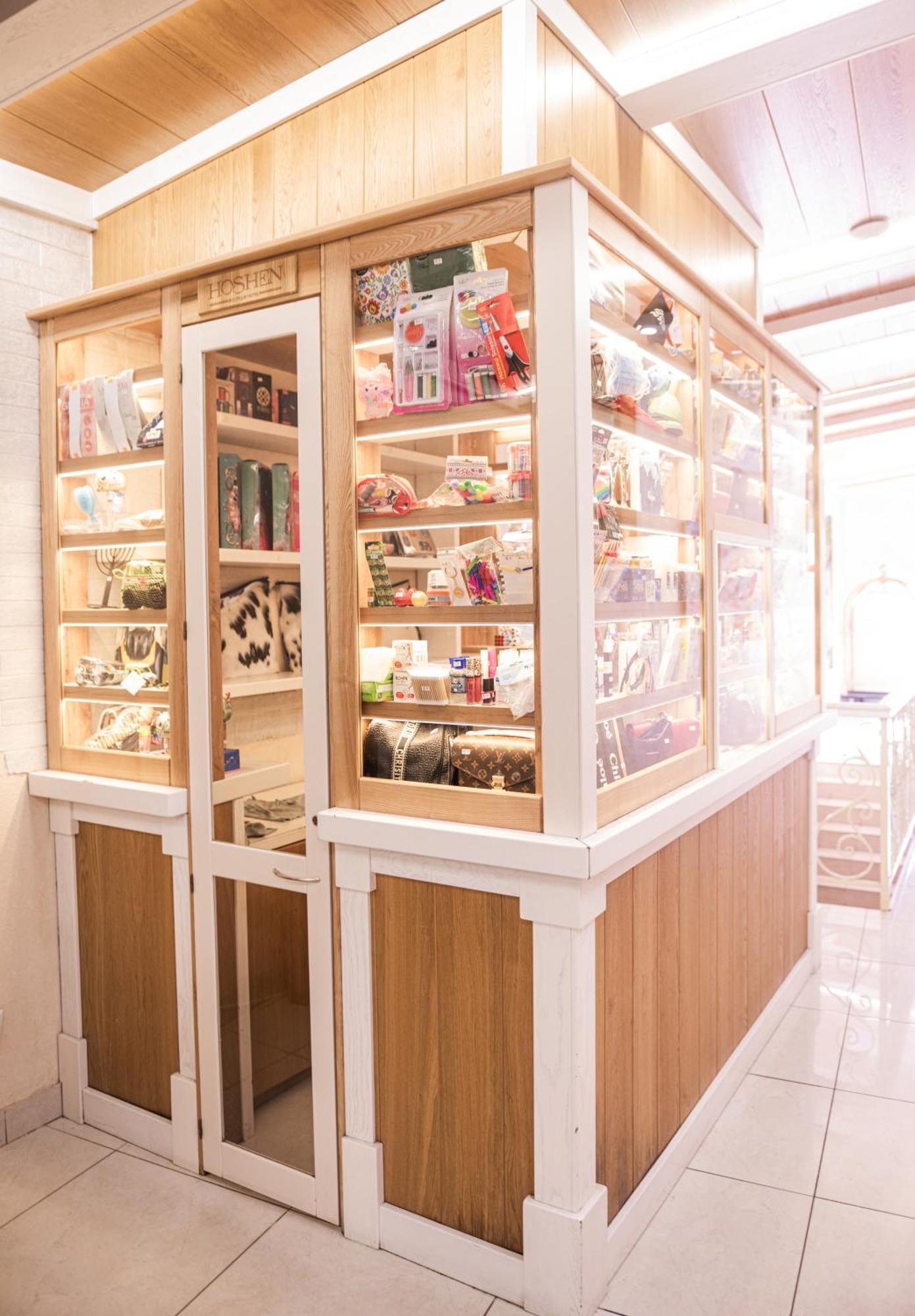 Hoshen Hotel Uman Bagian luar foto