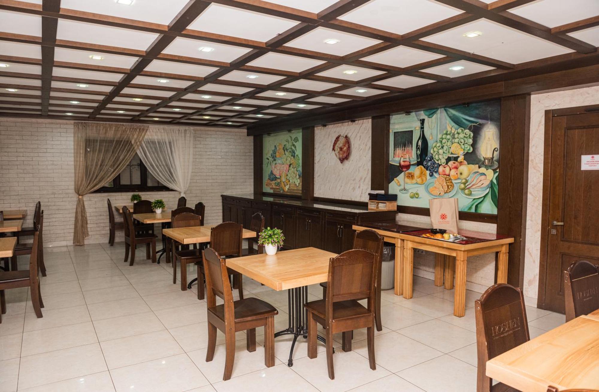 Hoshen Hotel Uman Bagian luar foto