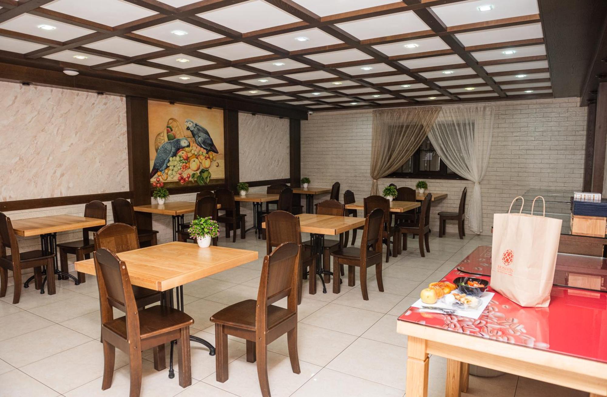Hoshen Hotel Uman Bagian luar foto