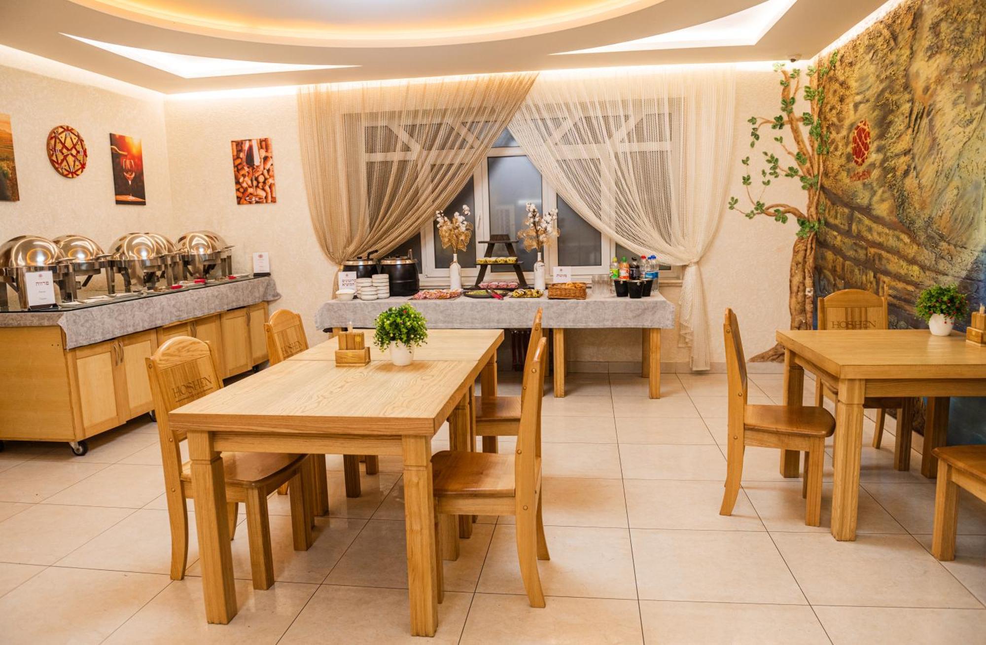 Hoshen Hotel Uman Bagian luar foto