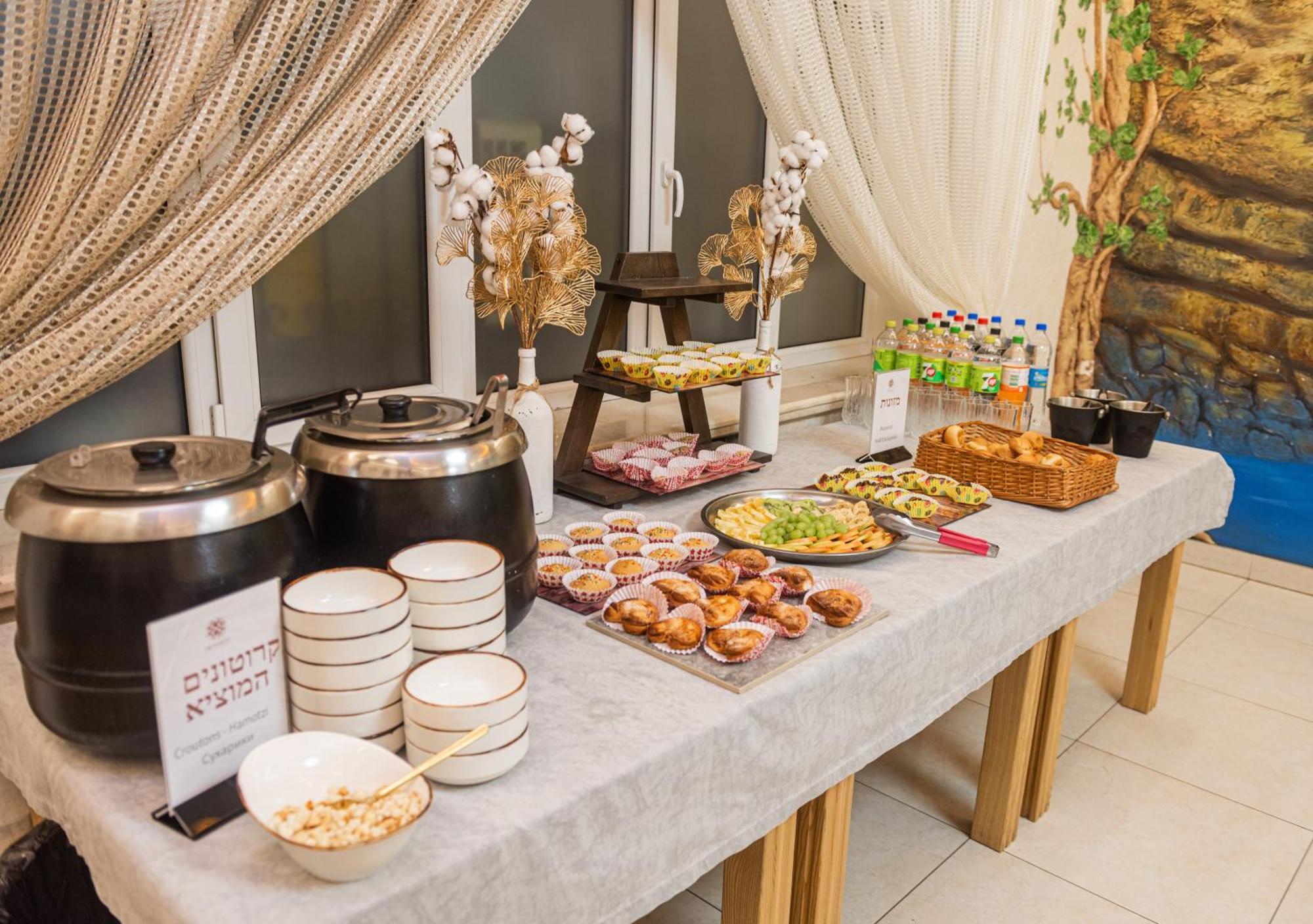 Hoshen Hotel Uman Bagian luar foto