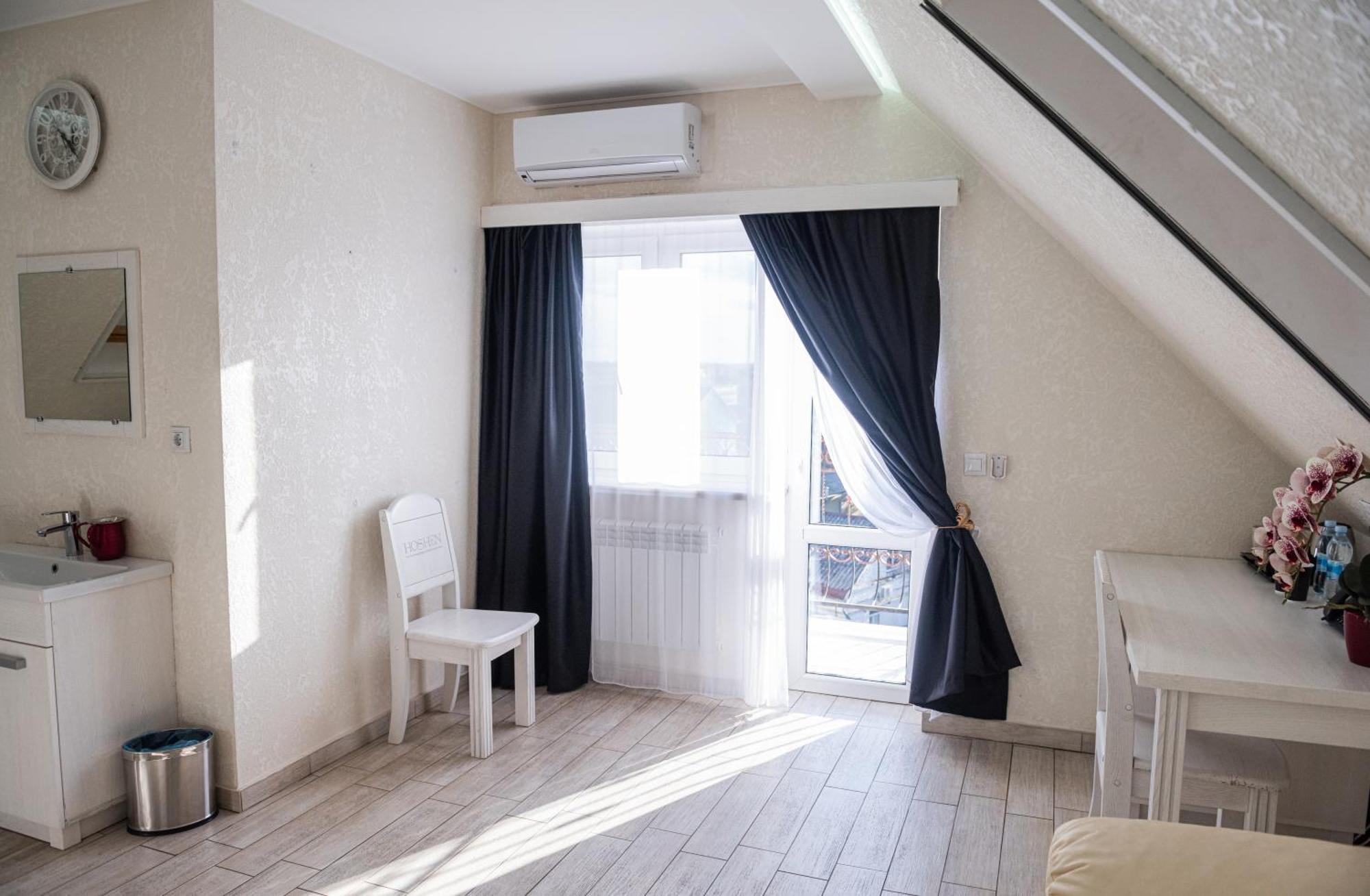Hoshen Hotel Uman Bagian luar foto