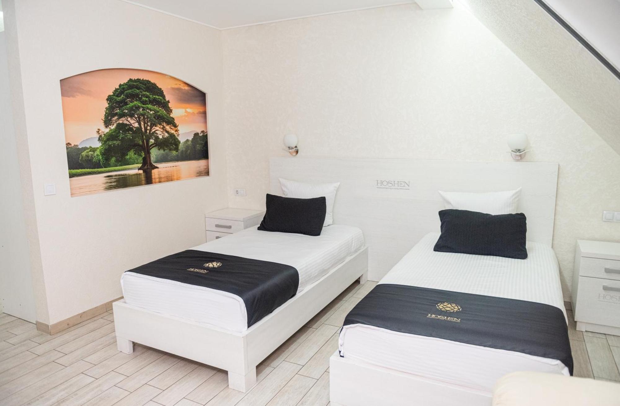 Hoshen Hotel Uman Bagian luar foto